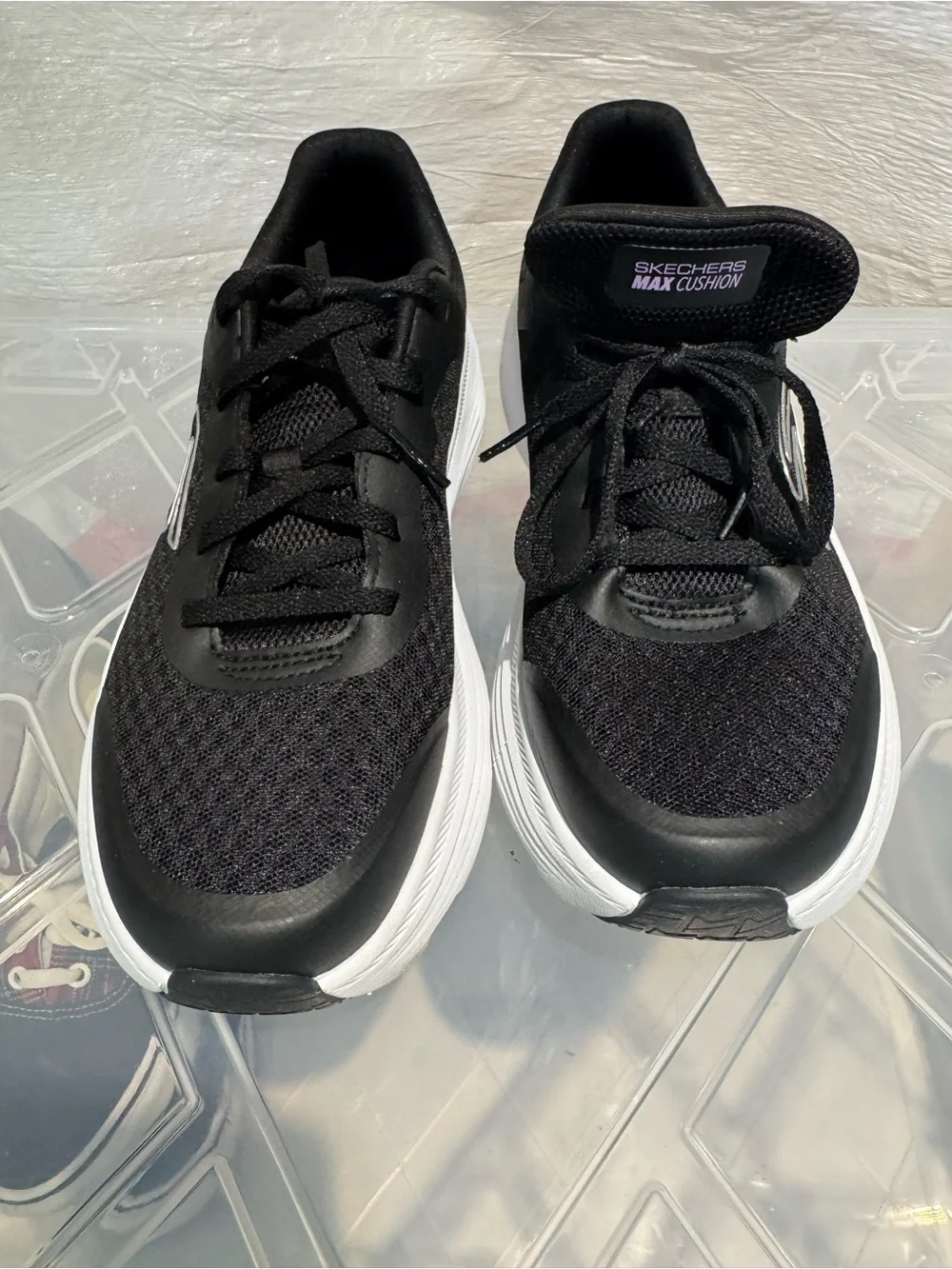 Skechers Max Cushion Sneakers Women’s 7.5 Black White Walking Running Shoes 1294